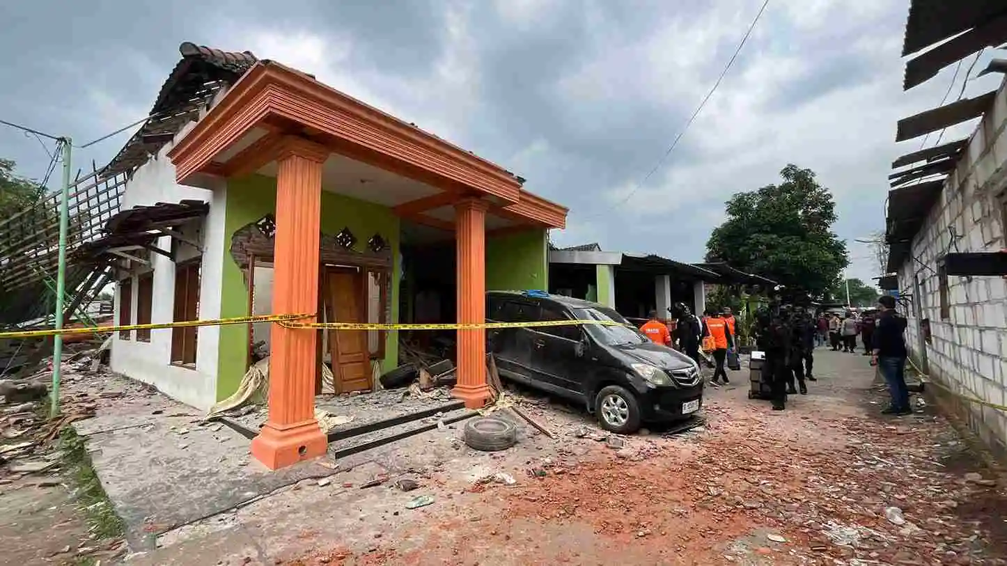 Polda Jatim Turunkan Tim Investigasi Dalami Ledakan Rumah Polisi